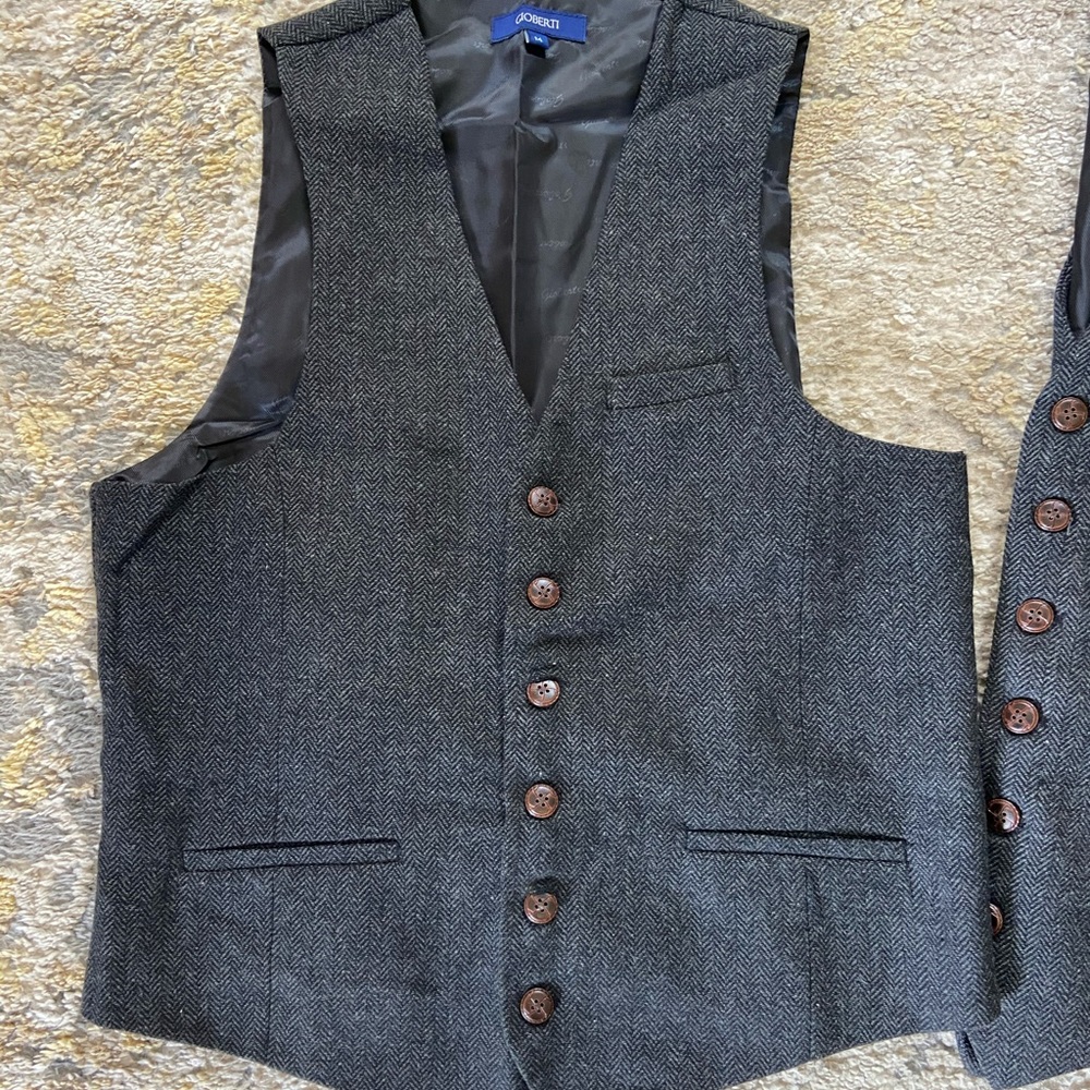 Men’s Charcoal Gray Vest
